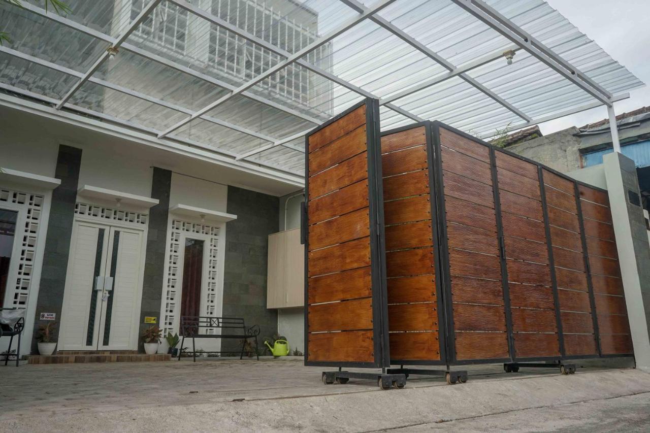 KoolKost Syariah At Laweyan Solo Hostel Bagian luar foto